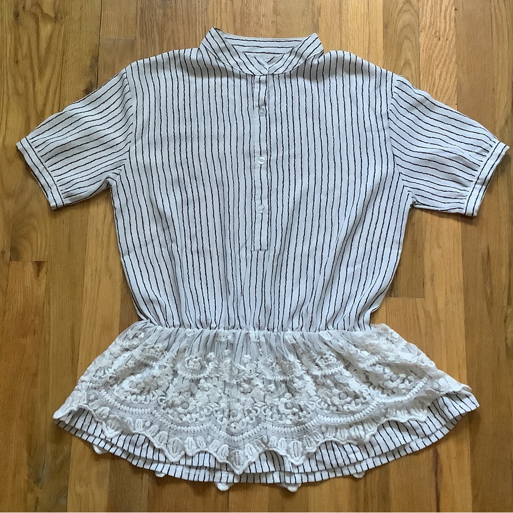 Blue / white stripes laces top